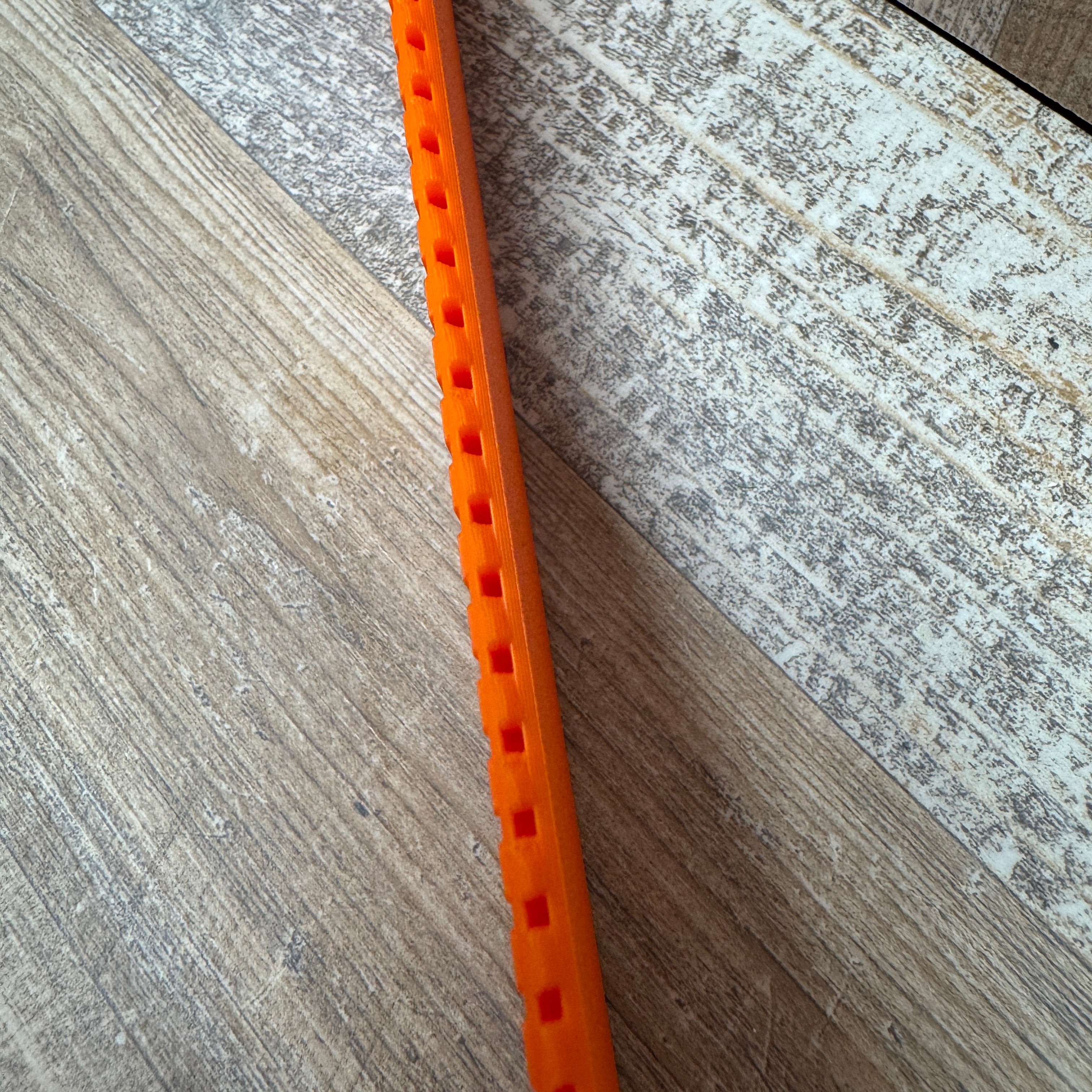 Töpferwerkzeug | Ton-Höhen-Lineal mit Töpfernadel-Einführung