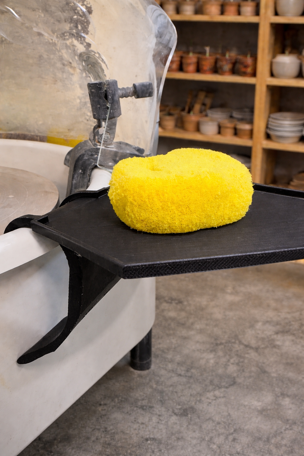 Töpferschwamm-Halter für die Drehscheibe