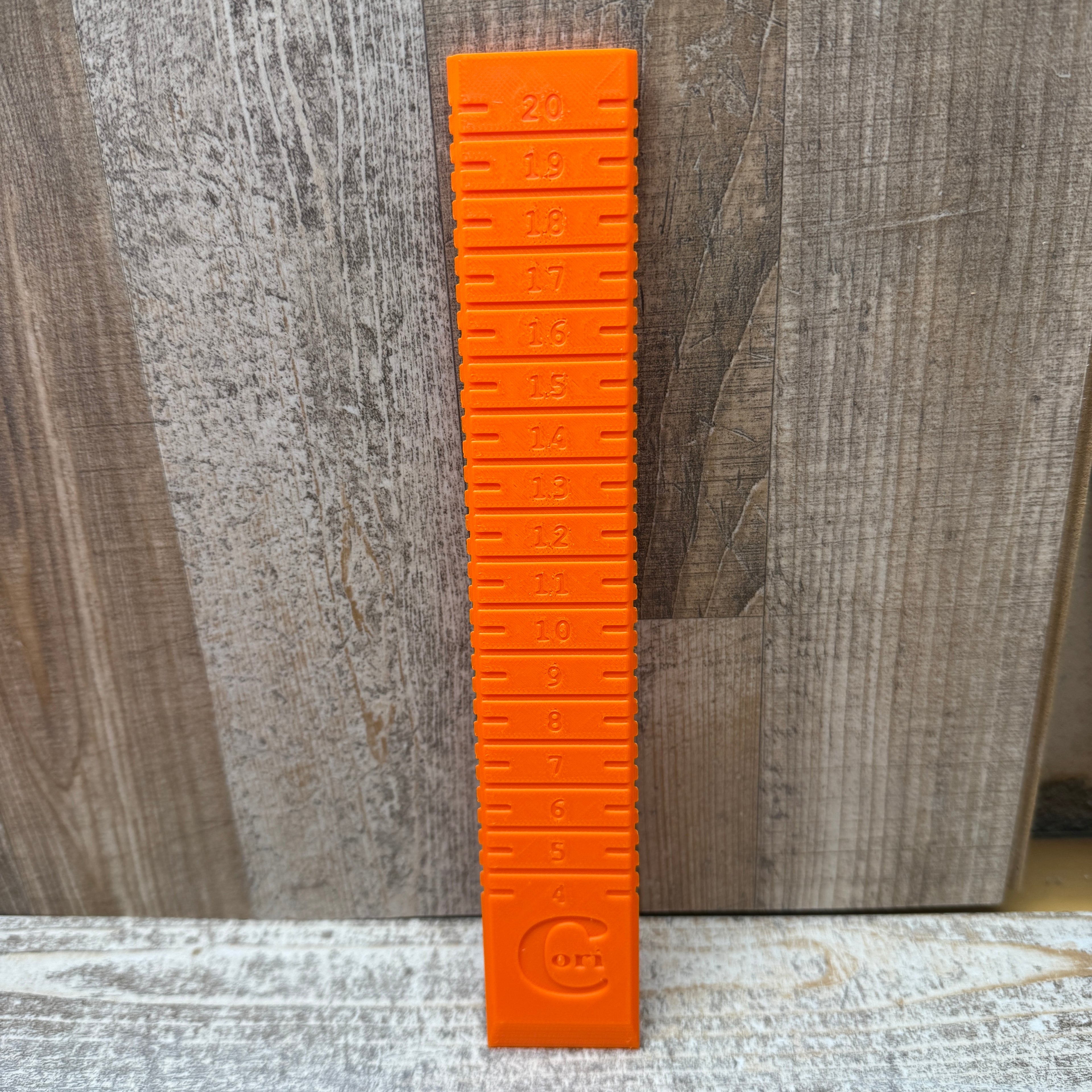 Töpferwerkzeug | Ton-Höhen-Lineal mit Töpfernadel-Einführung