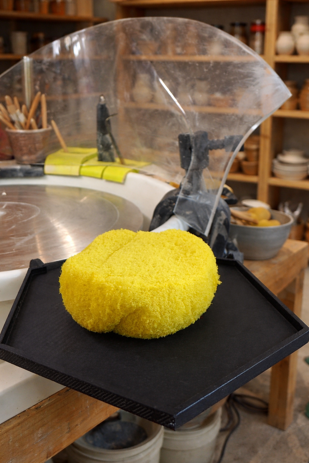 Töpferschwamm-Halter für die Drehscheibe