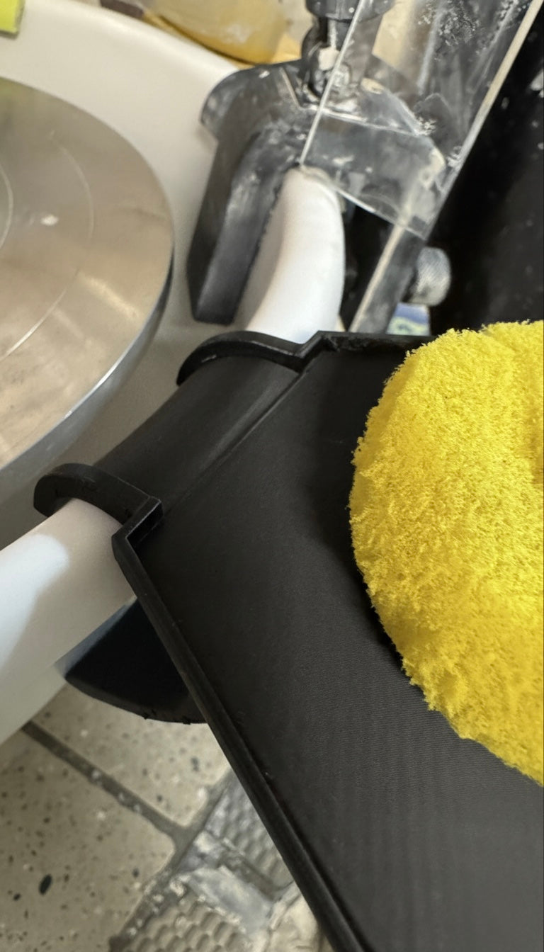 Töpferschwamm-Halter für die Drehscheibe