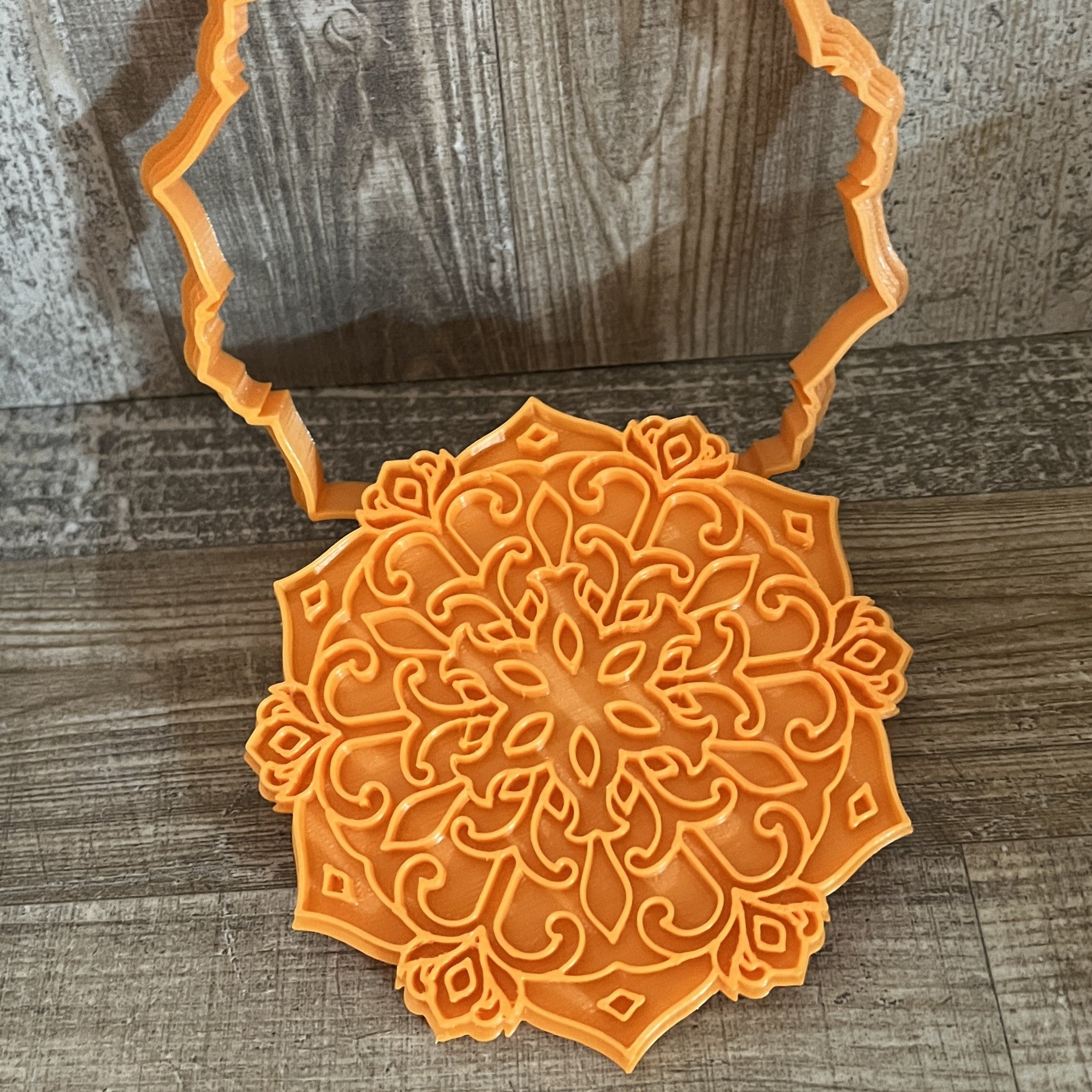 Mandala 333 inkl. Konturenausstecher