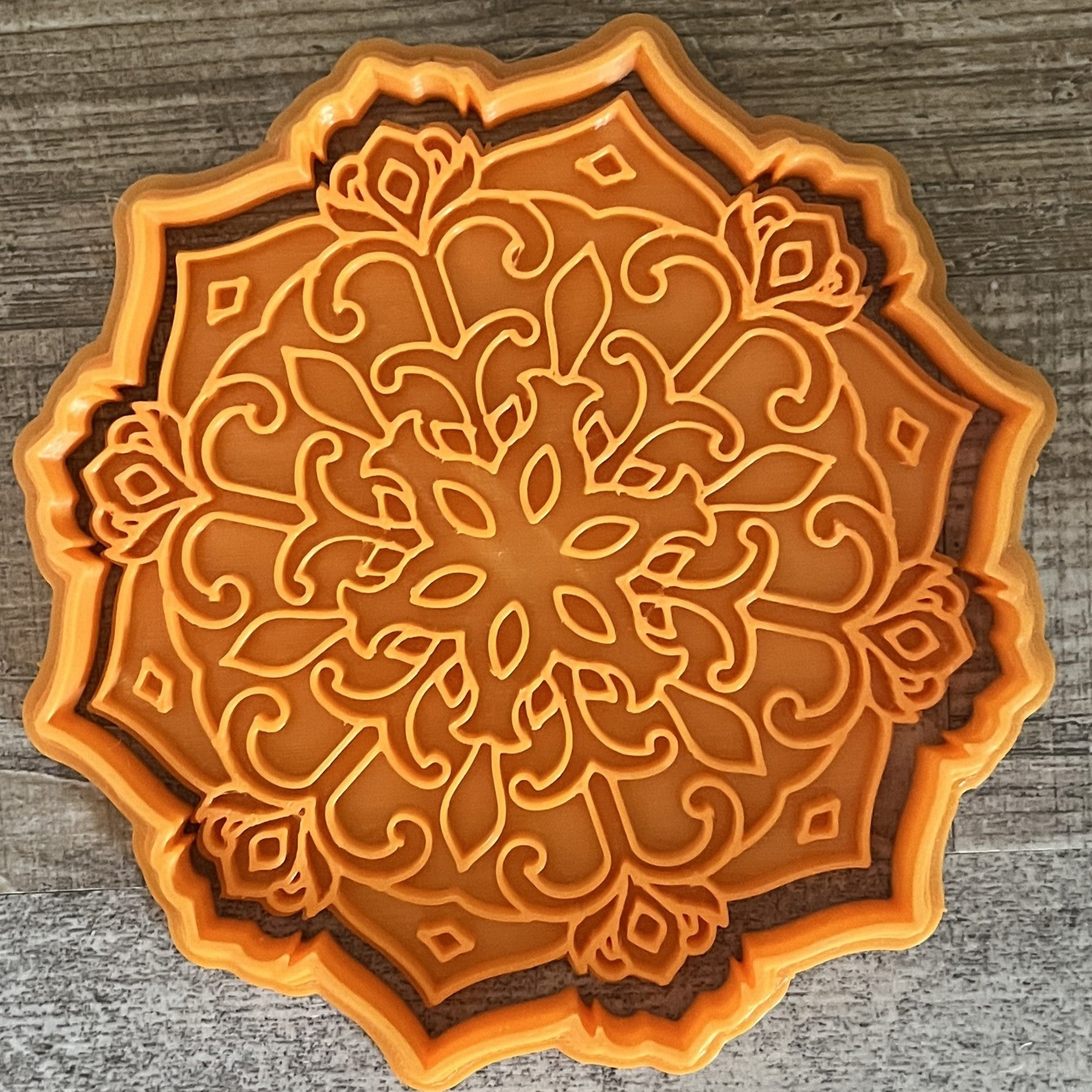 Mandala 333 inkl. Konturenausstecher