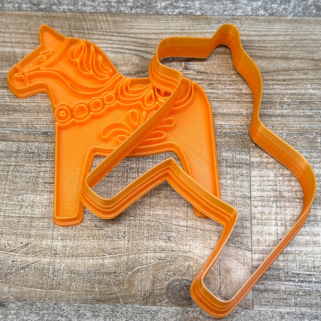 Dala-Pferd mit Muster & Konturenausstecher